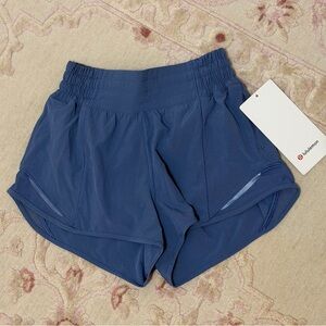 lululemon Hotty Hot Shorts 2.5” NWT